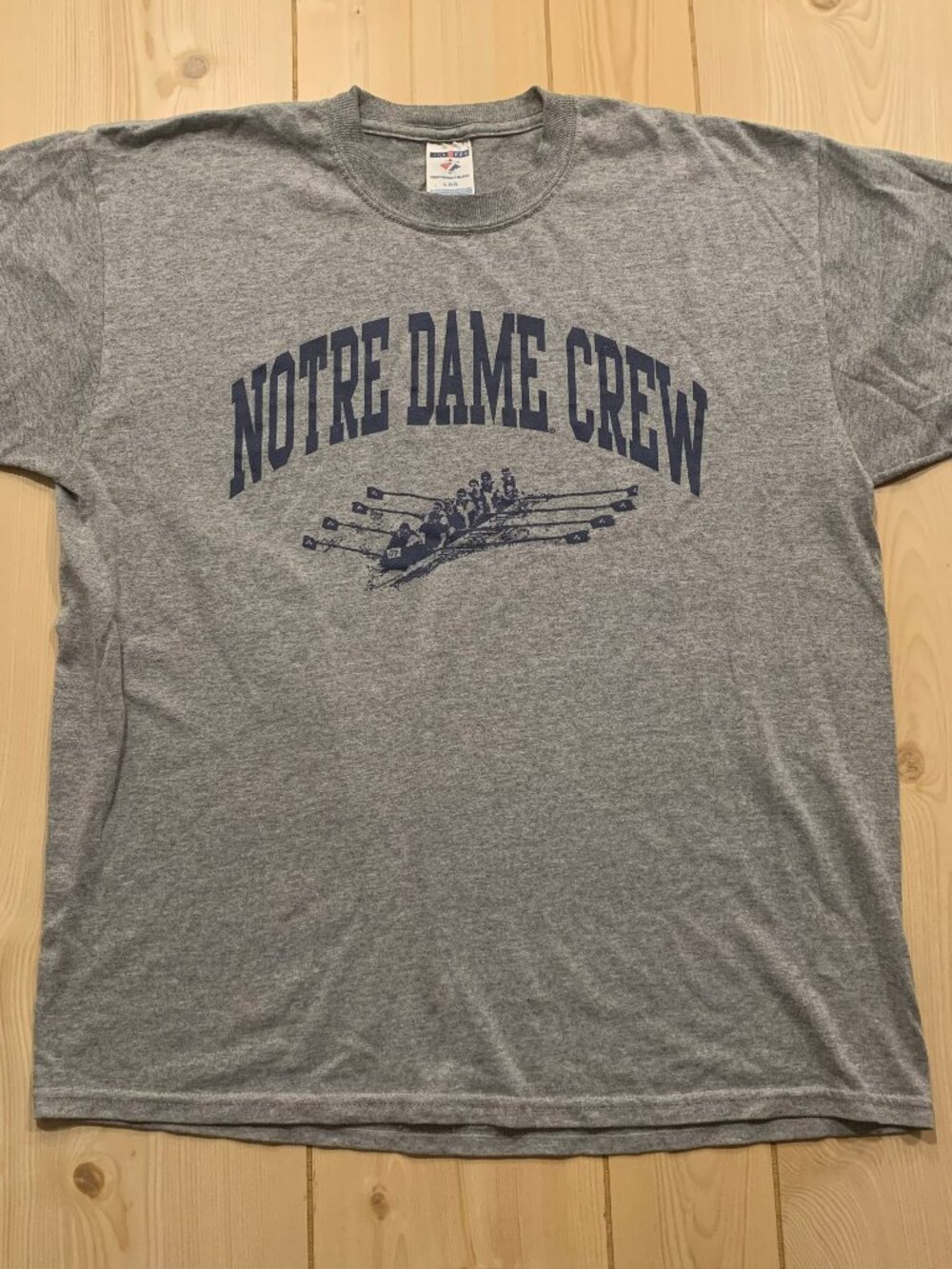 Vintage Y2K Notre Dame Crew Fighting Irish Rowing Sports Team T-Shirt Size L